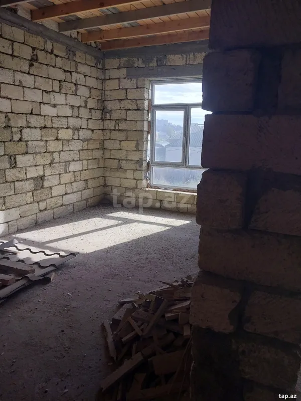 Satılır 5 otaqlı həyət evi