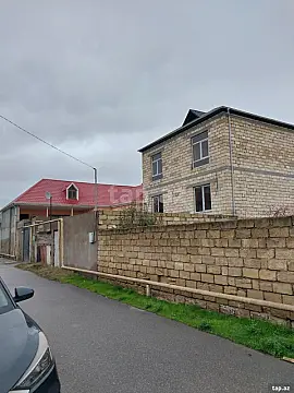 Satılır 5 otaqlı həyət evi