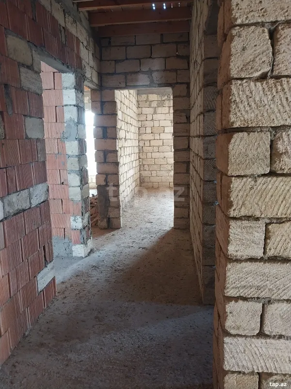 Satılır 5 otaqlı həyət evi