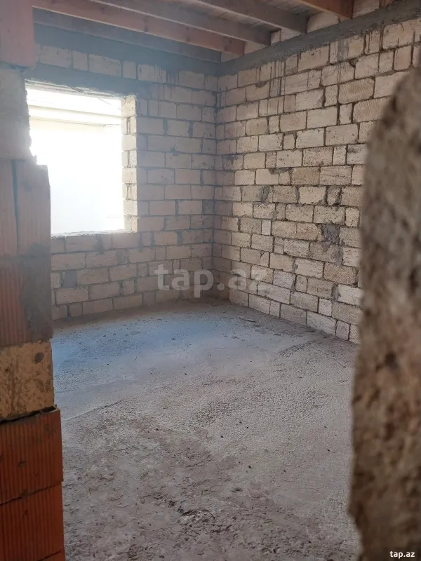 Satılır 5 otaqlı həyət evi