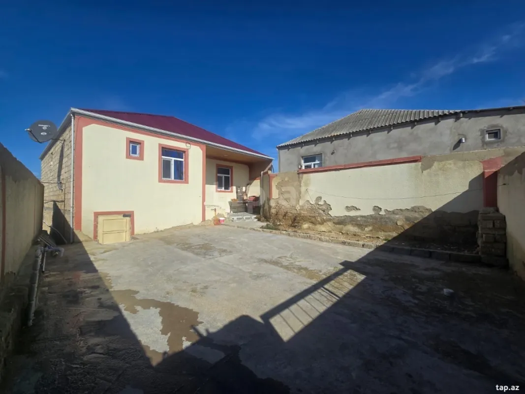 Satılır 3 otaqlı həyət evi