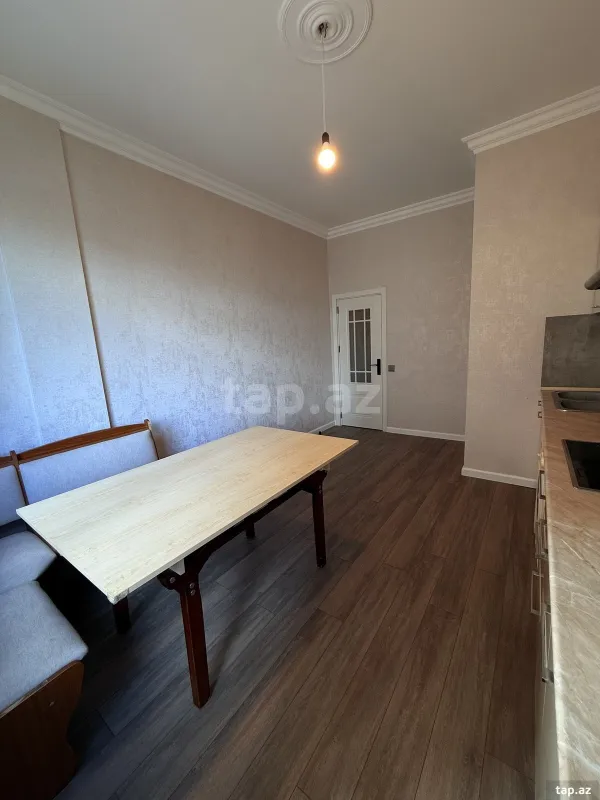 Satılır 3 otaqlı yeni tikili 120 m²