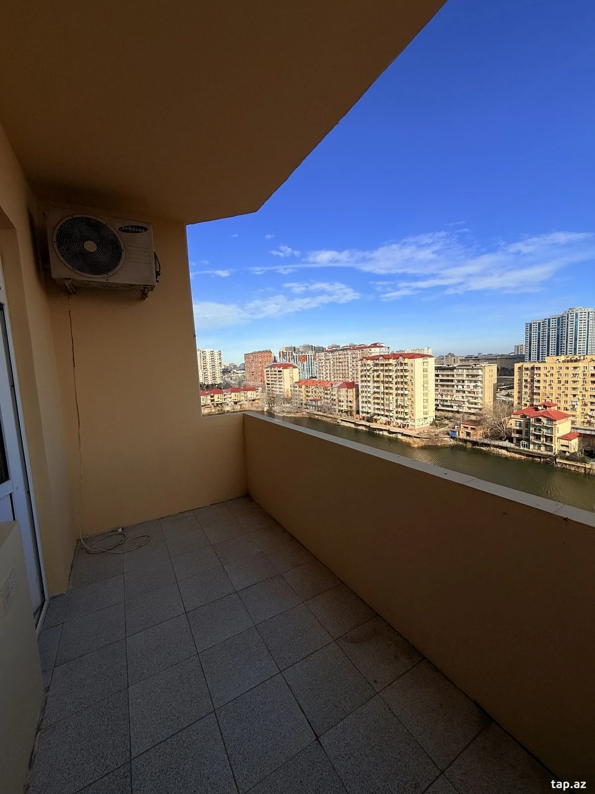 Satılır 3 otaqlı yeni tikili 120 m²