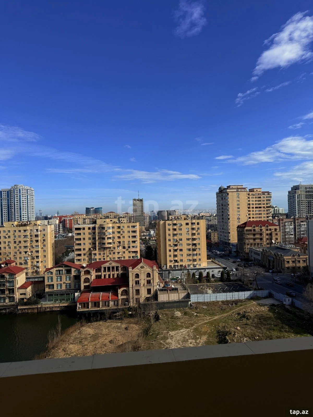 Satılır 3 otaqlı yeni tikili 120 m²