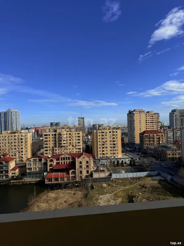 Satılır 3 otaqlı yeni tikili 120 m²