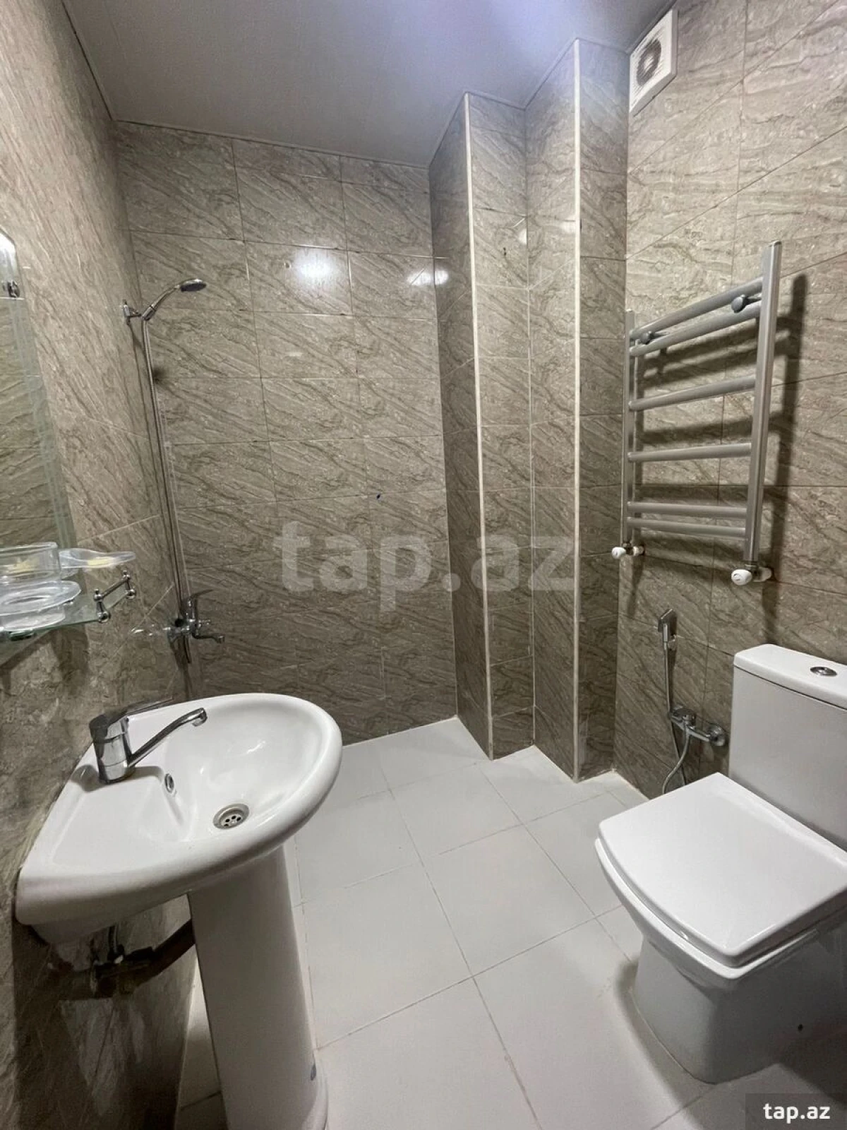 Kirayə verilir 2 otaqlı yeni tikili 60 m²