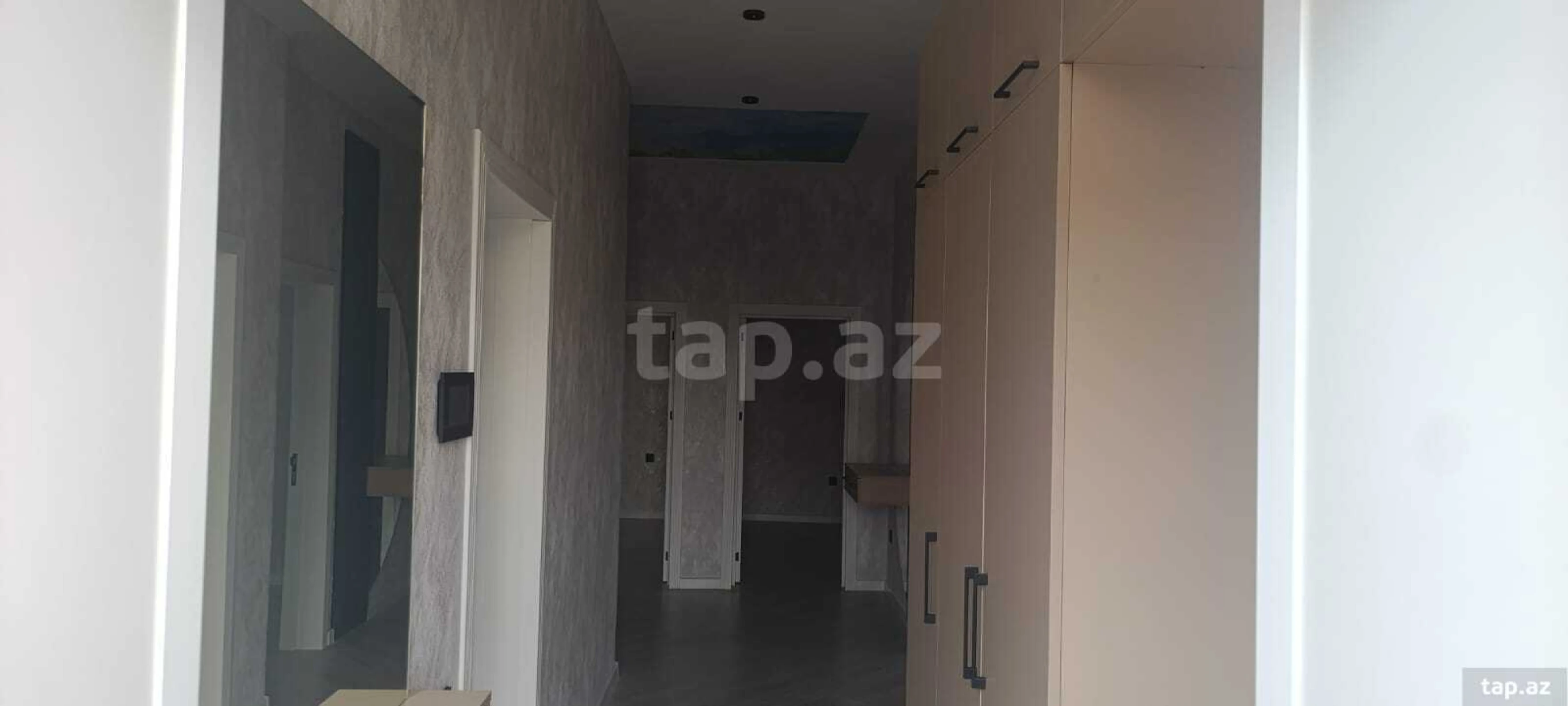 Satılır 6 otaqlı həyət evi