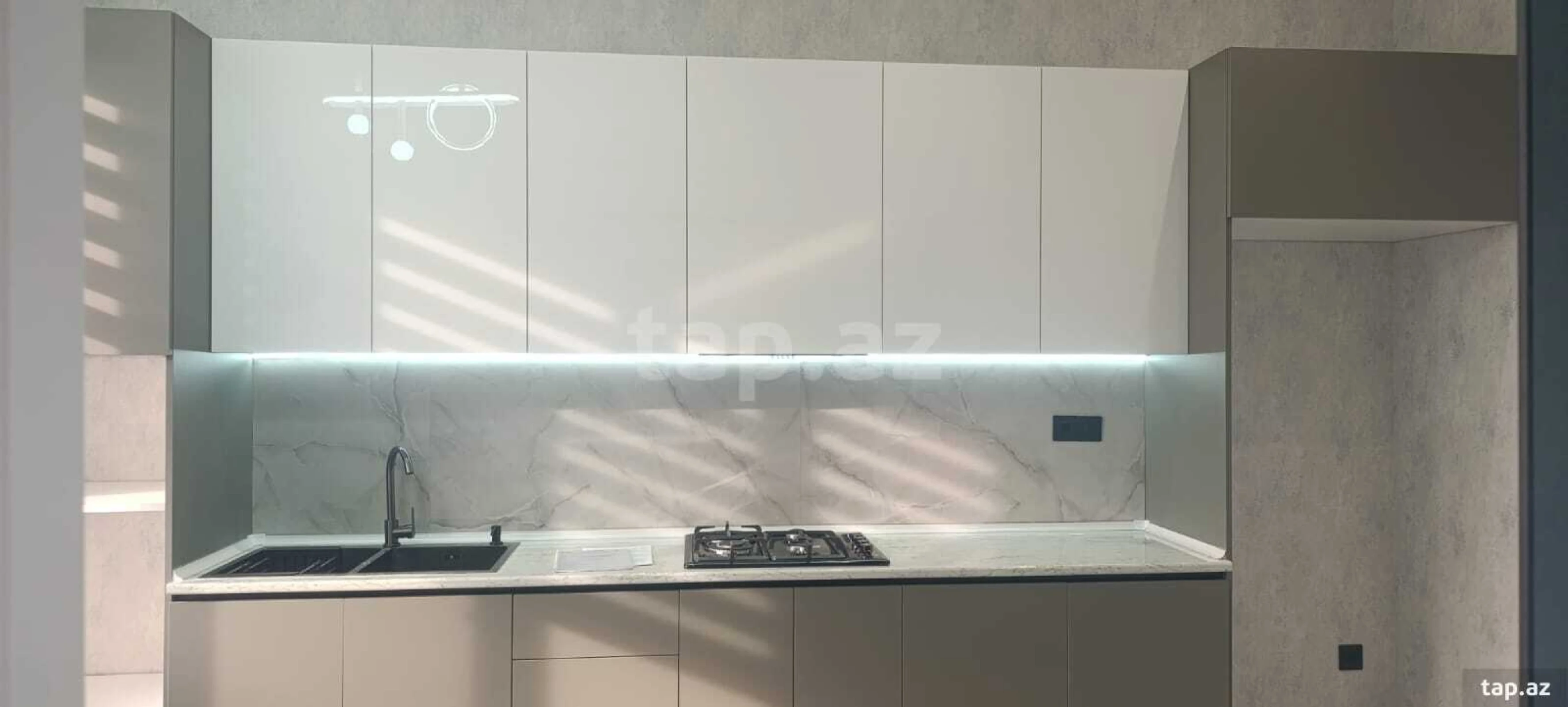 Satılır 6 otaqlı həyət evi