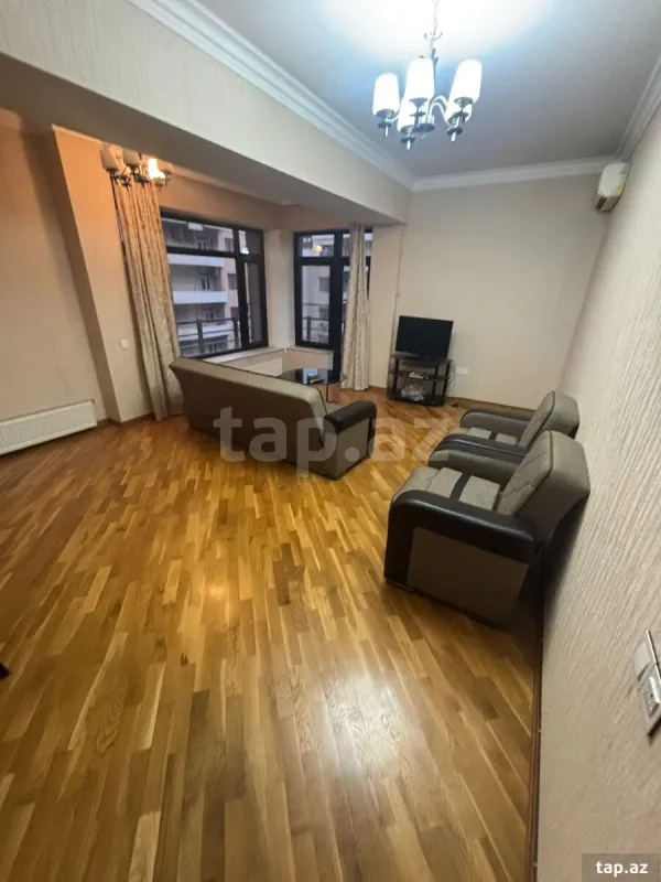 Kirayə verilir 2 otaqlı yeni tikili 100 m²