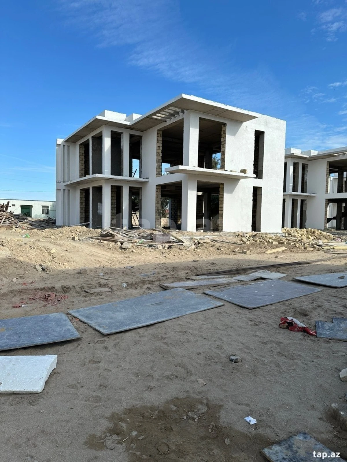 Satılır 5 otaqlı həyət evi