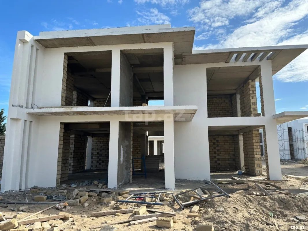 Satılır 5 otaqlı həyət evi
