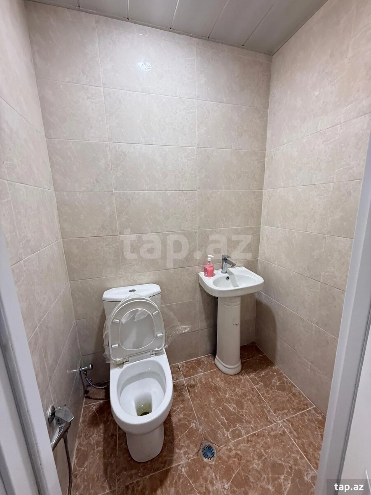 Kirayə verilir 3 otaqlı yeni tikili 85 m²