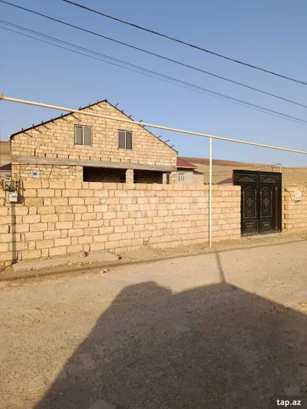 Satılır 5 otaqlı həyət evi