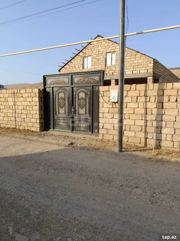 Satılır 5 otaqlı həyət evi