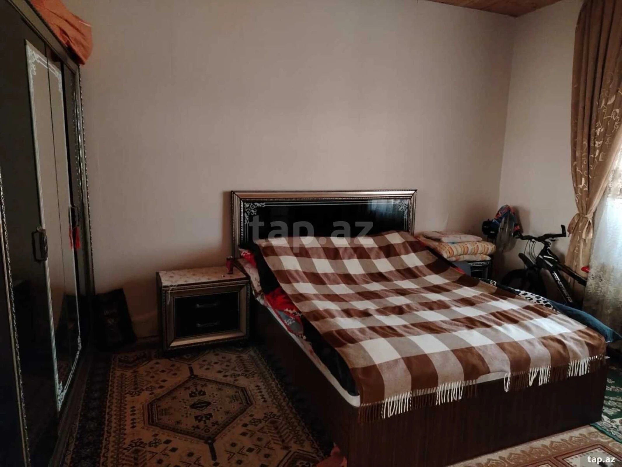 Satılır 5 otaqlı həyət evi