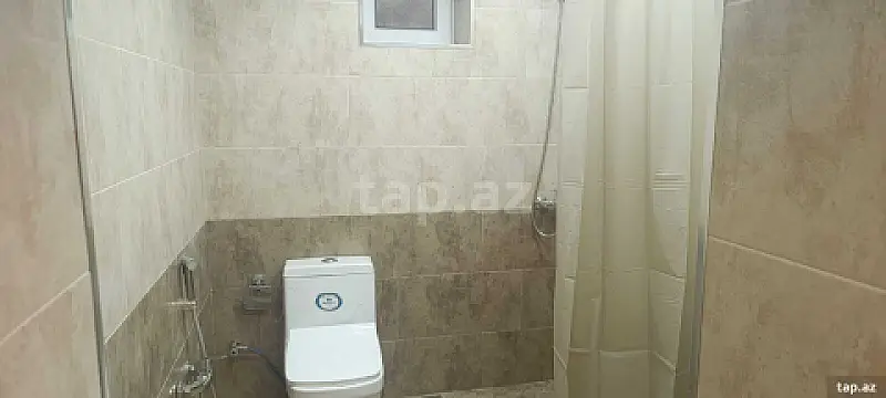 Satılır 6 otaqlı həyət evi