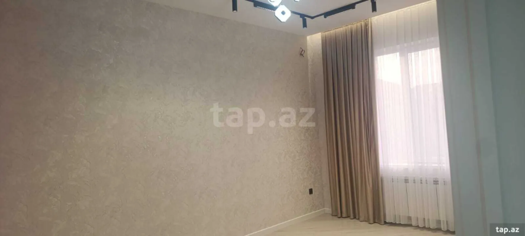 Satılır 6 otaqlı həyət evi