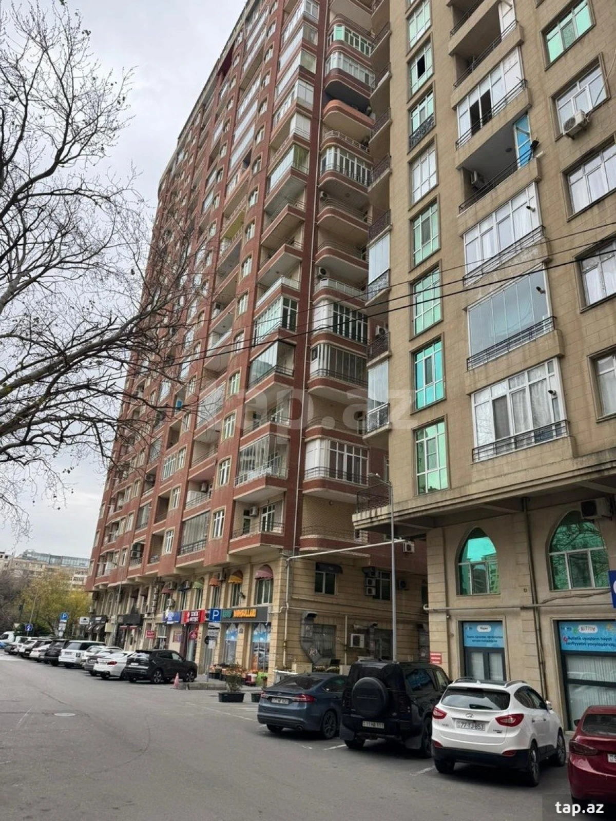 Kirayə verilir 3 otaqlı yeni tikili 156 m²