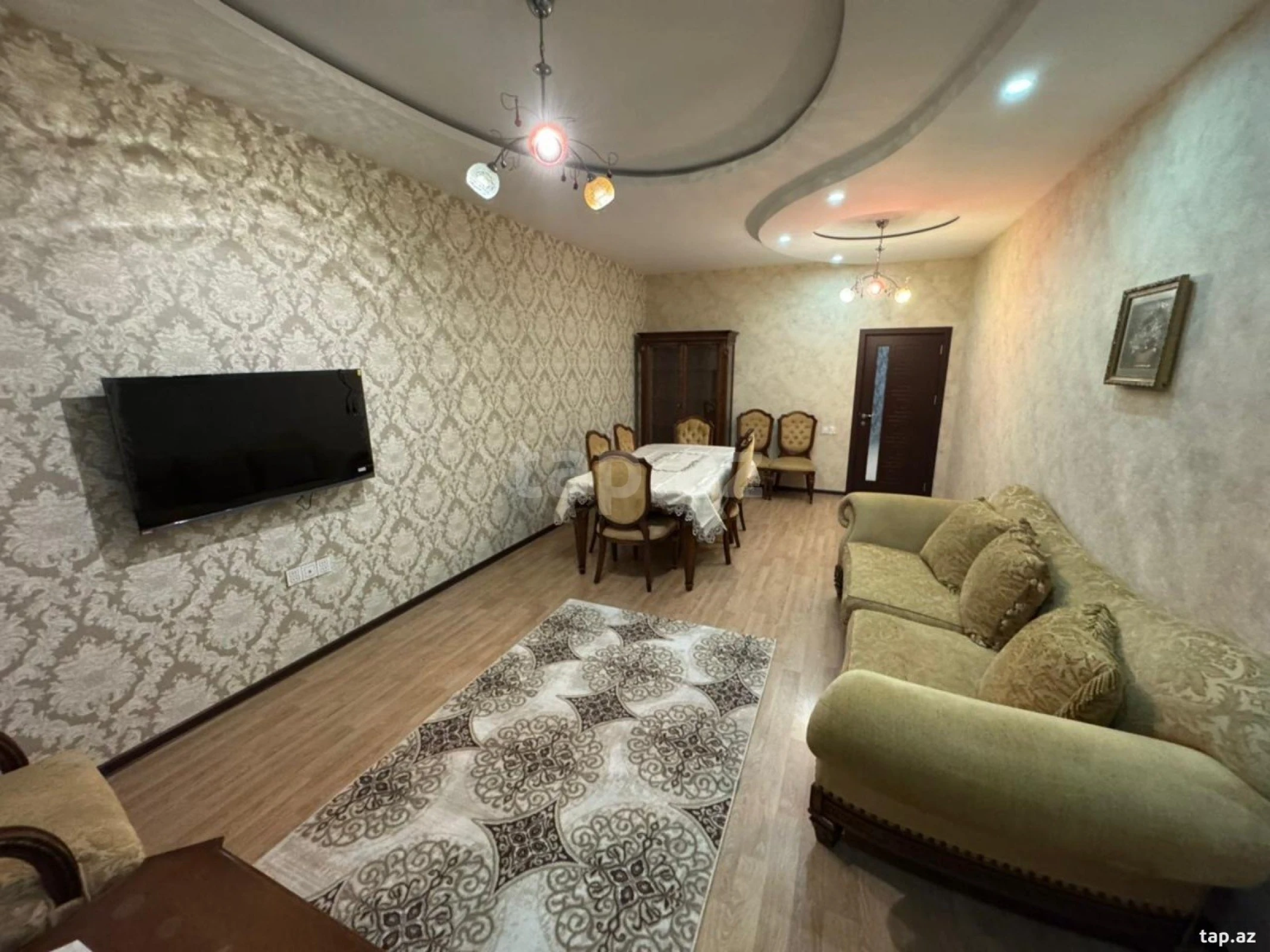 Kirayə verilir 3 otaqlı yeni tikili 156 m²