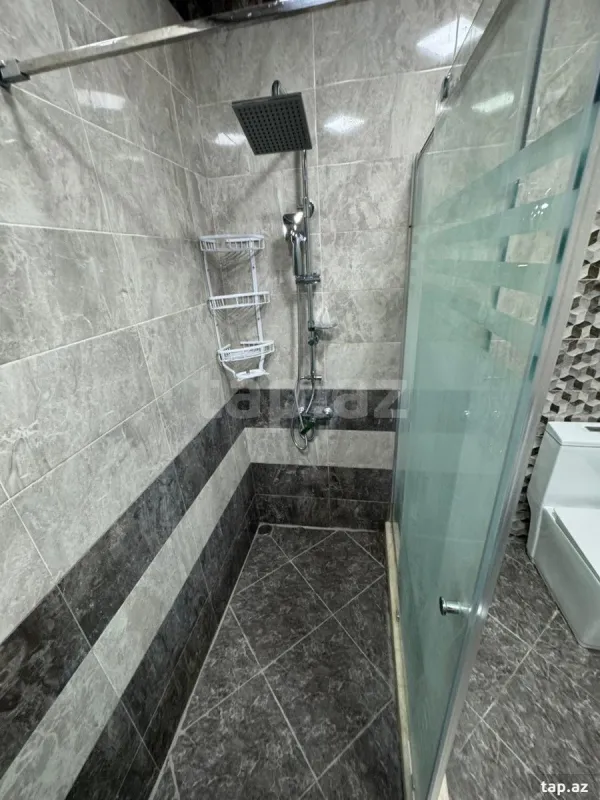 Kirayə verilir 3 otaqlı yeni tikili 156 m²