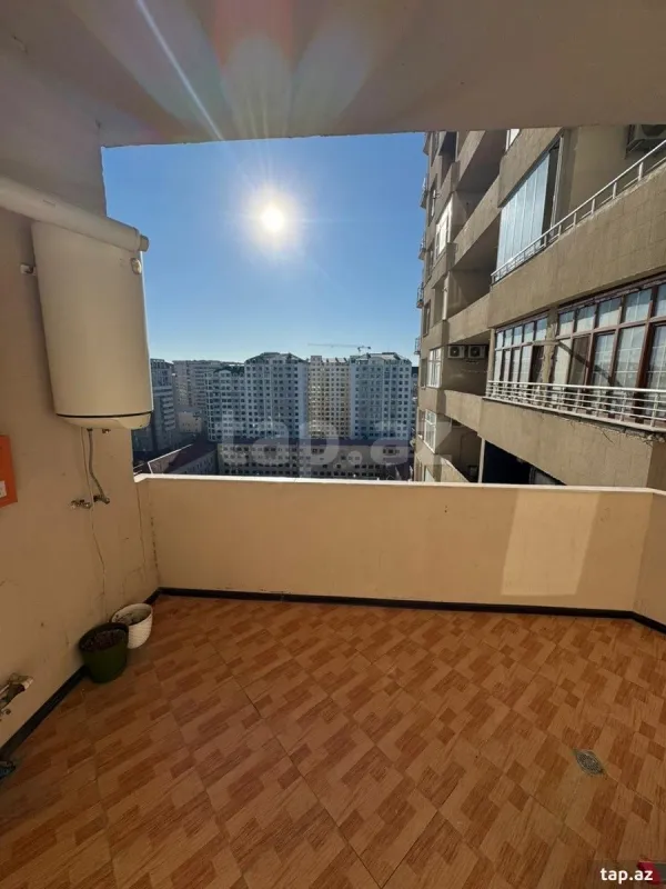 Kirayə verilir 3 otaqlı yeni tikili 156 m²