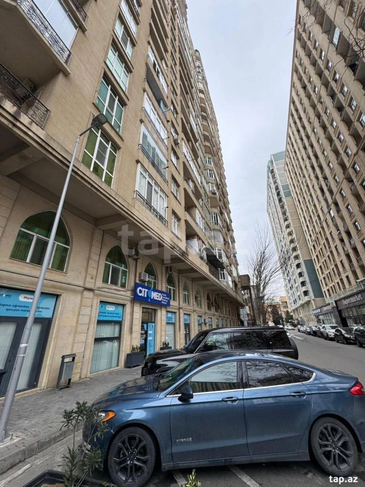 Kirayə verilir 3 otaqlı yeni tikili 156 m²