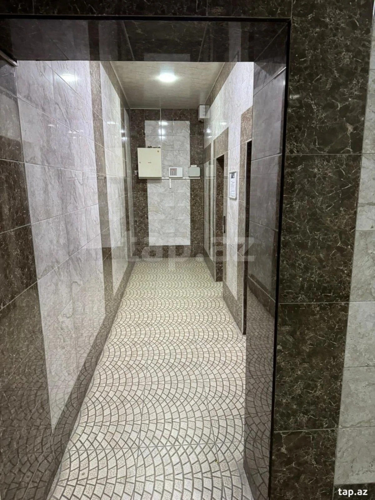 Kirayə verilir 3 otaqlı yeni tikili 156 m²