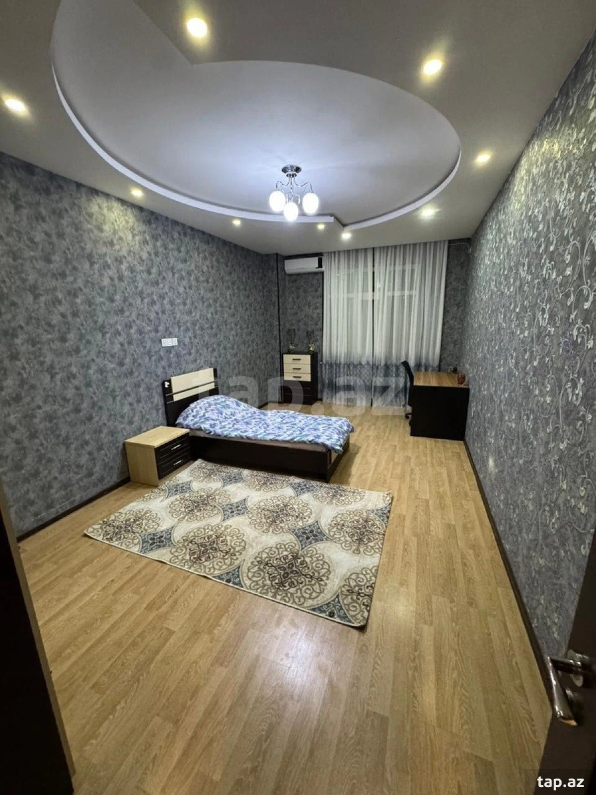 Kirayə verilir 3 otaqlı yeni tikili 156 m²