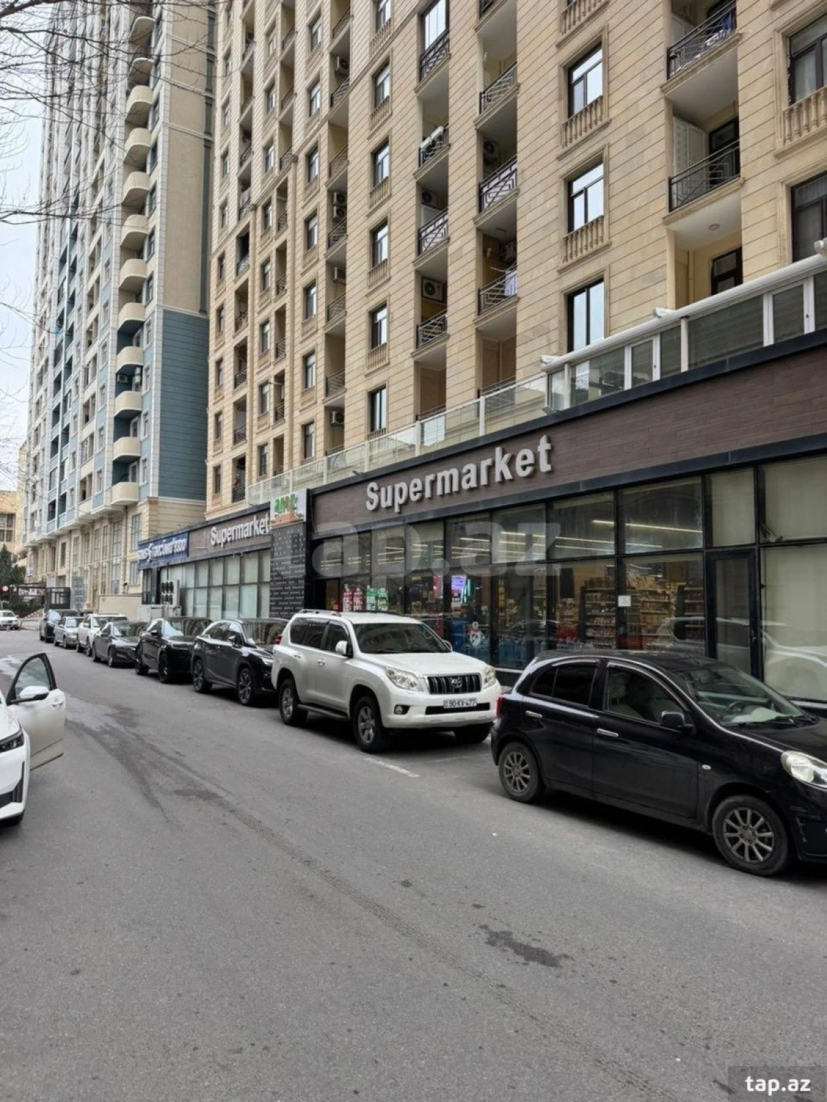 Kirayə verilir 3 otaqlı yeni tikili 156 m²