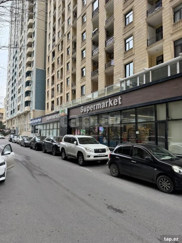 Kirayə verilir 3 otaqlı yeni tikili 156 m²