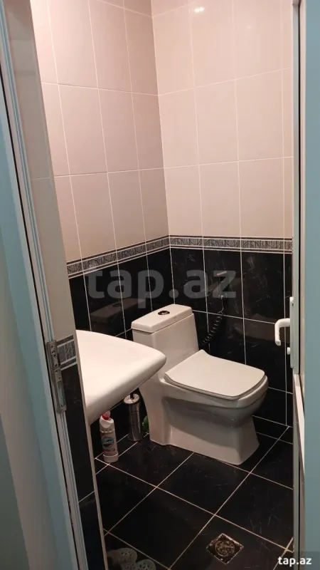 Kirayə verilir 6 otaqlı həyət evi