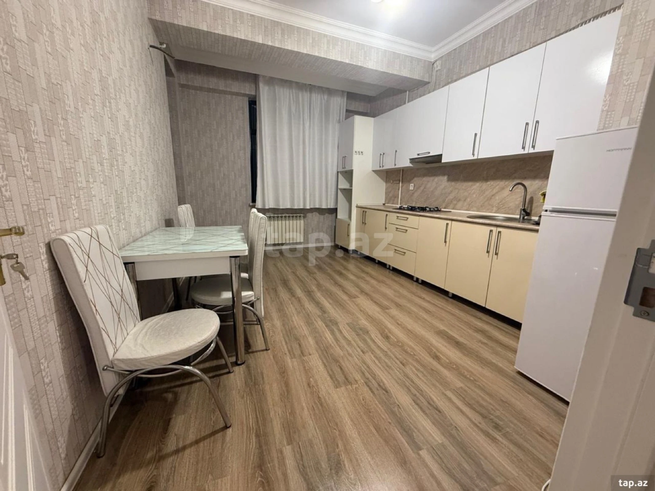 Kirayə verilir 2 otaqlı yeni tikili 80 m²