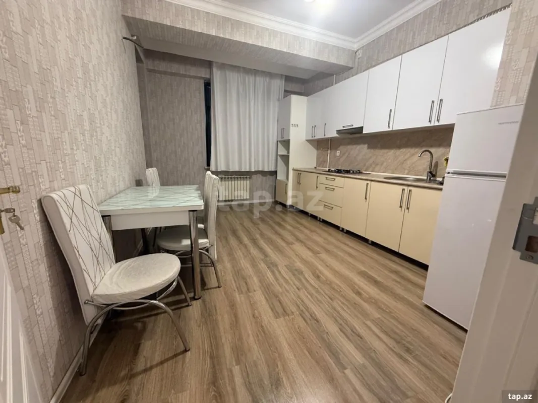 Kirayə verilir 2 otaqlı yeni tikili 80 m²