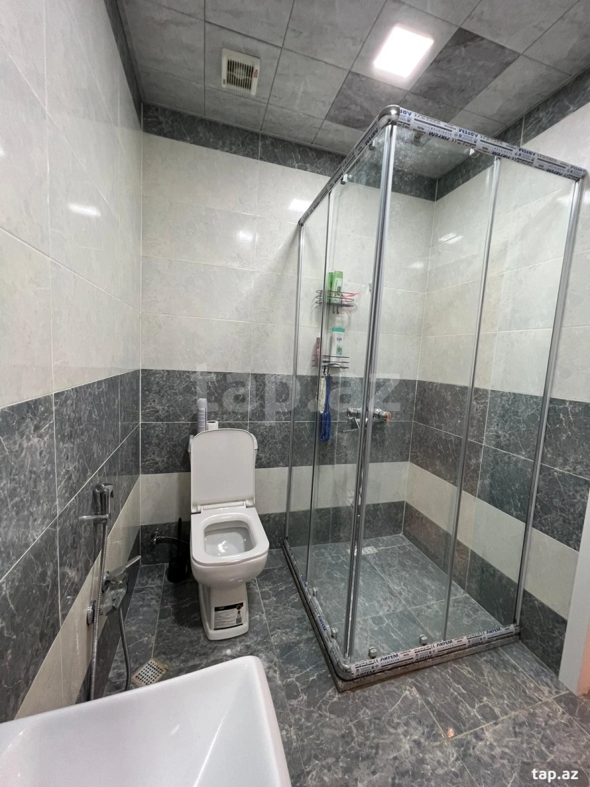 Kirayə verilir 2 otaqlı yeni tikili 80 m²