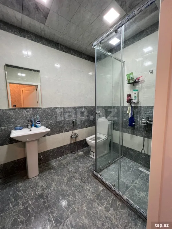 Kirayə verilir 2 otaqlı yeni tikili 80 m²