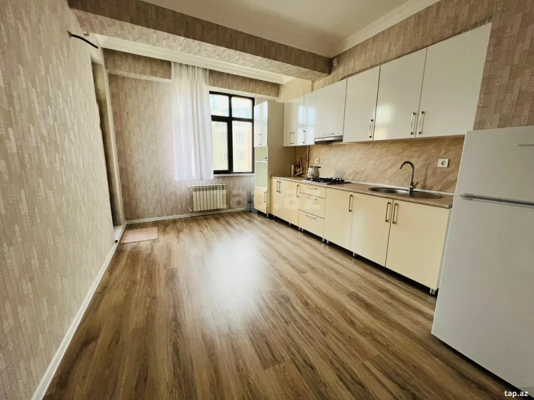 Kirayə verilir 2 otaqlı yeni tikili 80 m²
