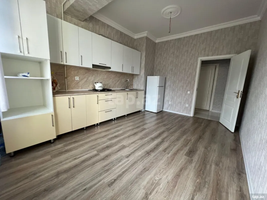 Kirayə verilir 2 otaqlı yeni tikili 80 m²