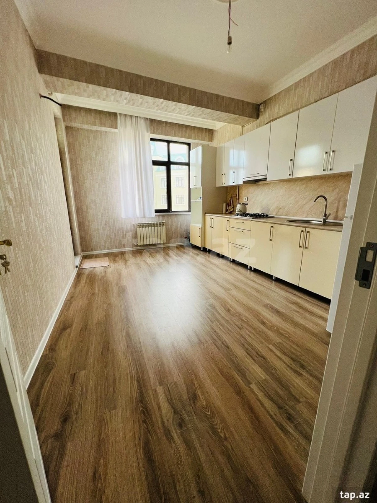Kirayə verilir 2 otaqlı yeni tikili 80 m²