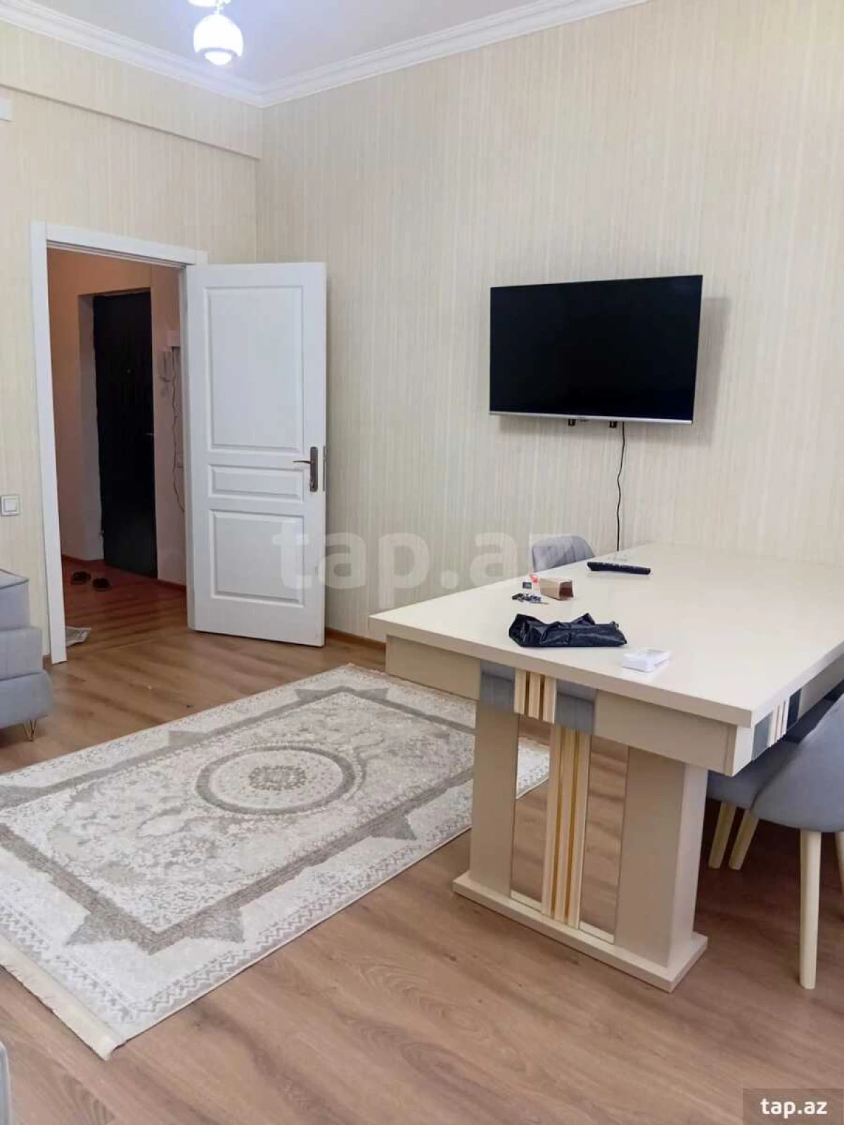 Kirayə verilir 3 otaqlı yeni tikili 85 m²