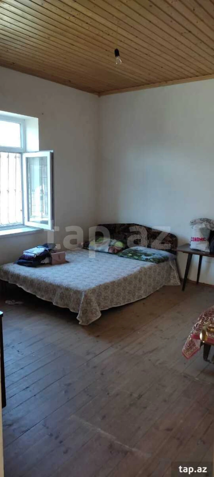 Satılır 4 otaqlı həyət evi