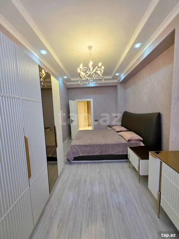 Satılır 3 otaqlı yeni tikili 125 m²