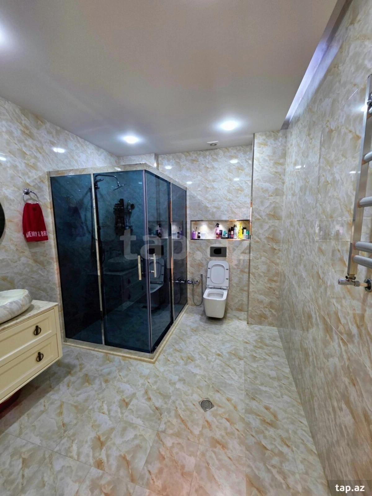 Satılır 3 otaqlı yeni tikili 125 m²