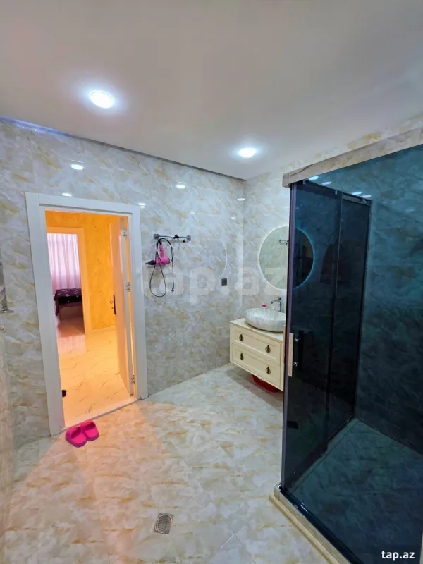 Satılır 3 otaqlı yeni tikili 125 m²