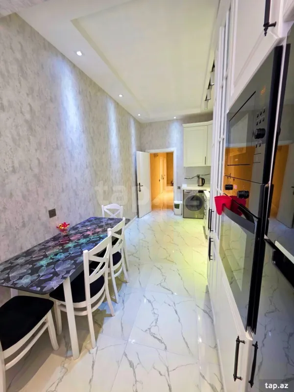 Satılır 3 otaqlı yeni tikili 125 m²