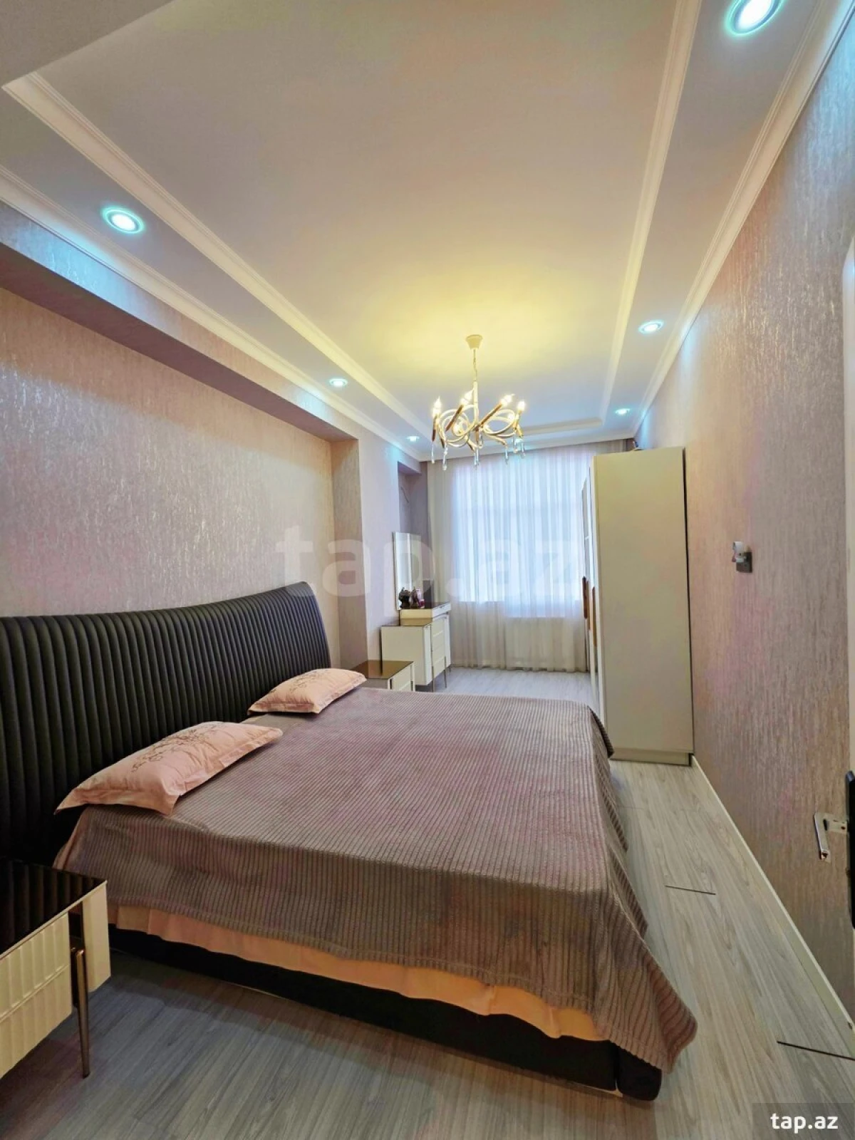 Satılır 3 otaqlı yeni tikili 125 m²