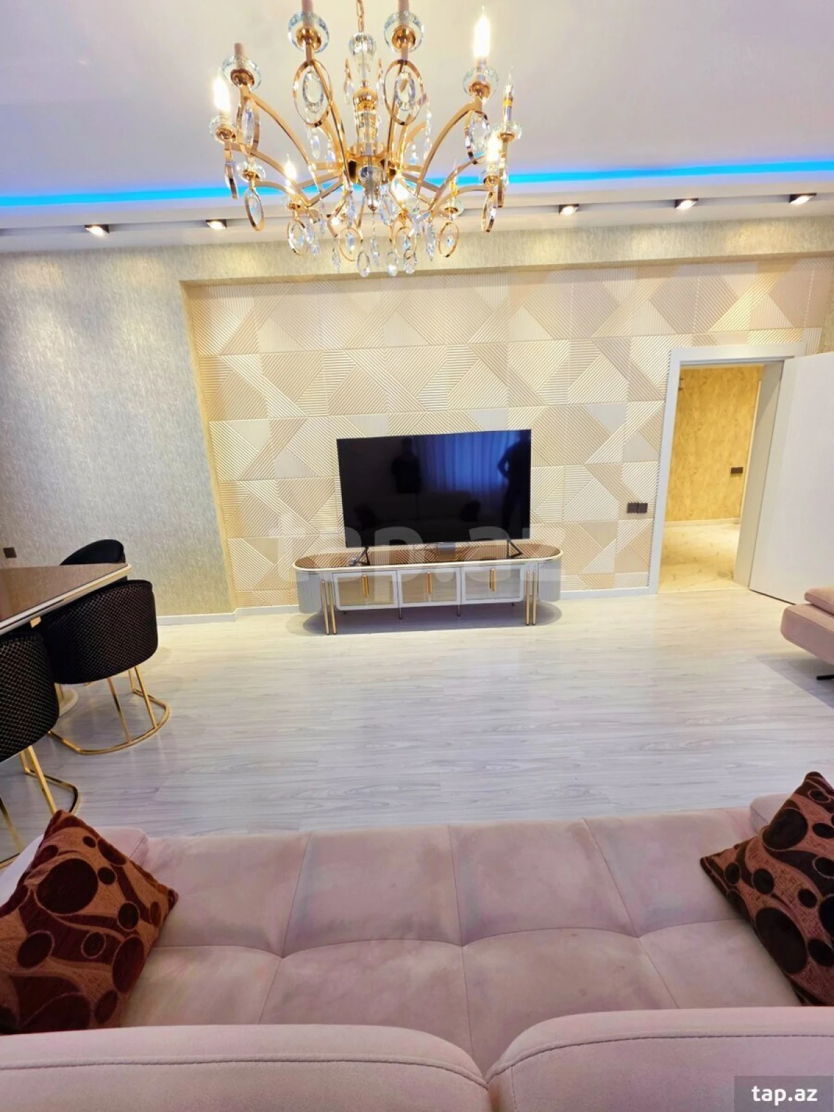 Satılır 3 otaqlı yeni tikili 125 m²