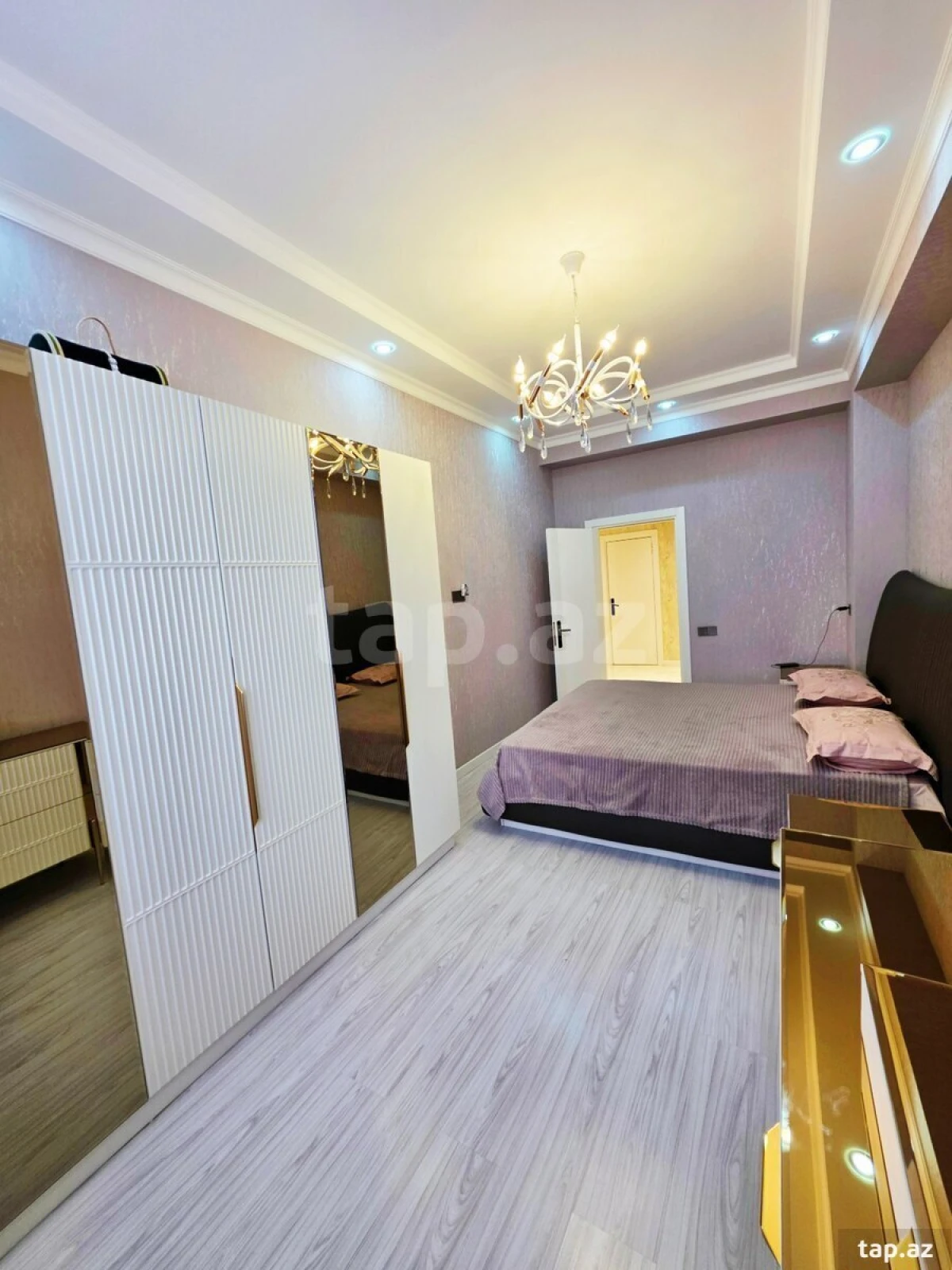 Satılır 3 otaqlı yeni tikili 125 m²