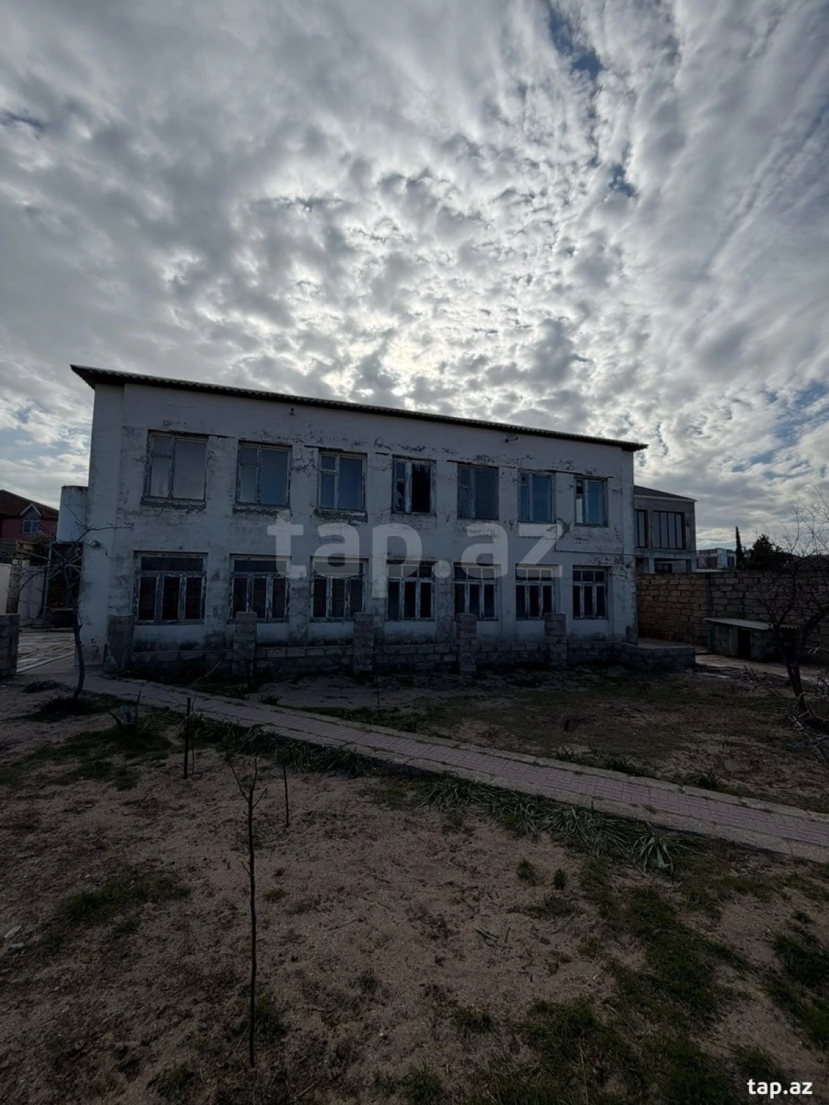 Satılır 5 otaqlı həyət evi