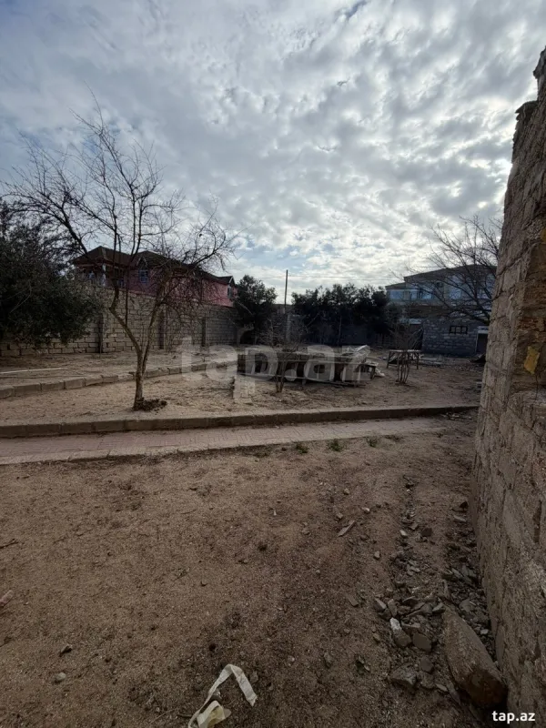 Satılır 5 otaqlı həyət evi