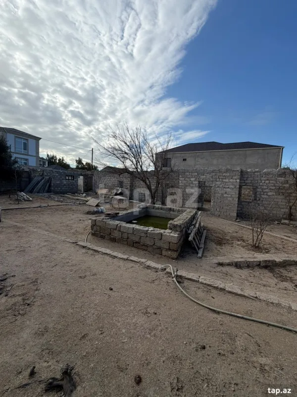 Satılır 5 otaqlı həyət evi